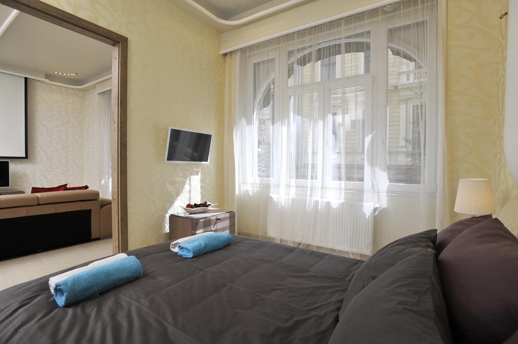 Basilica Grand Luxury In The Historic Center Apartment Будапеща Стая снимка